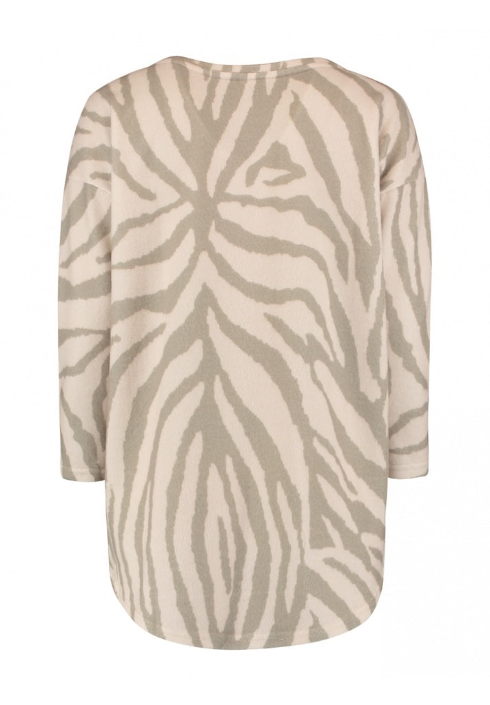 Plus Size Zebraprint Pullover