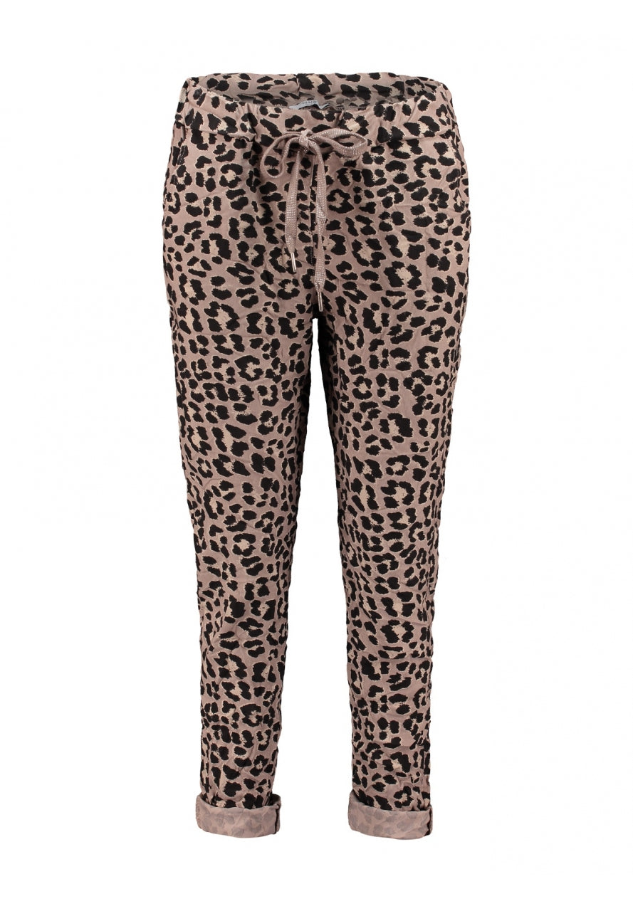 Joggpants mit Glitzerbändel in Leooptik
