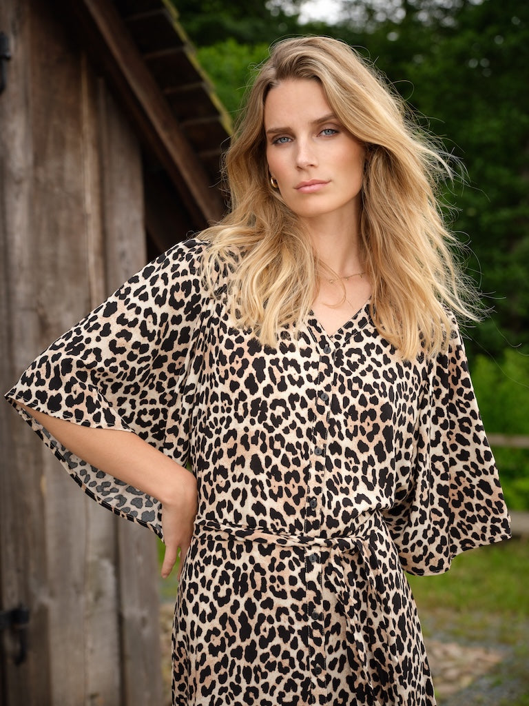 Langes Kleid mit Leoprint