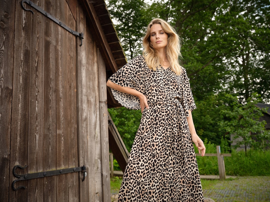 Langes Kleid mit Leoprint
