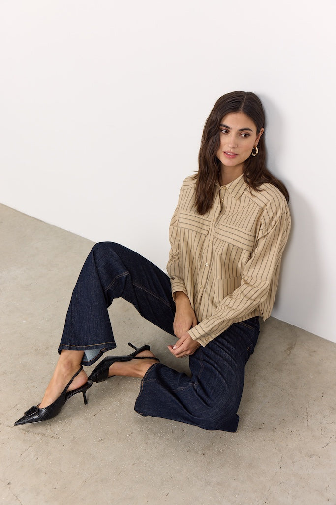 Kastige Bluse mit Streifen in Beige