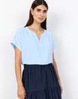 Blusenshirt in Hellblau mit V-Ausschnitt