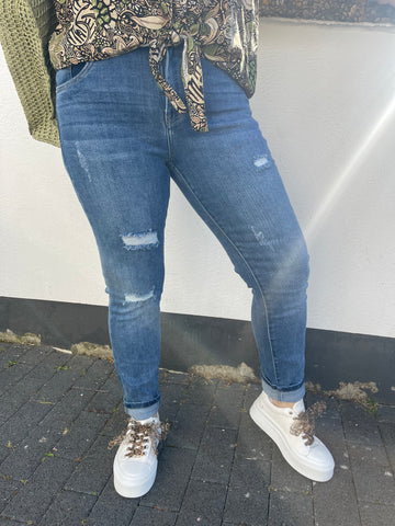 Mom Jeans destroyed