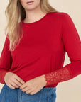 Langarmshirt mit Spitzendetails in Rot