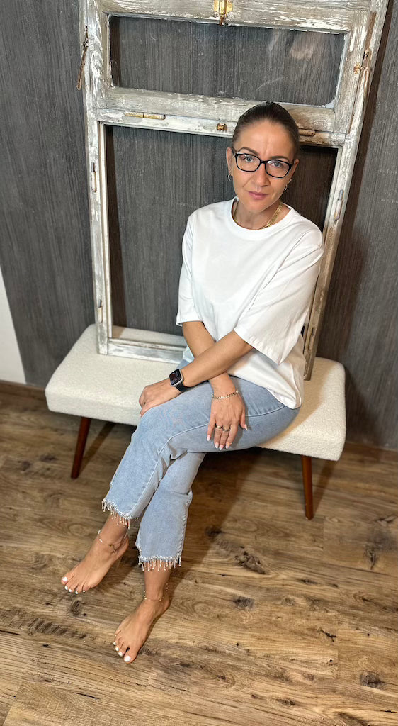 Trendige Jeans mit Glitzer-Verzierungen