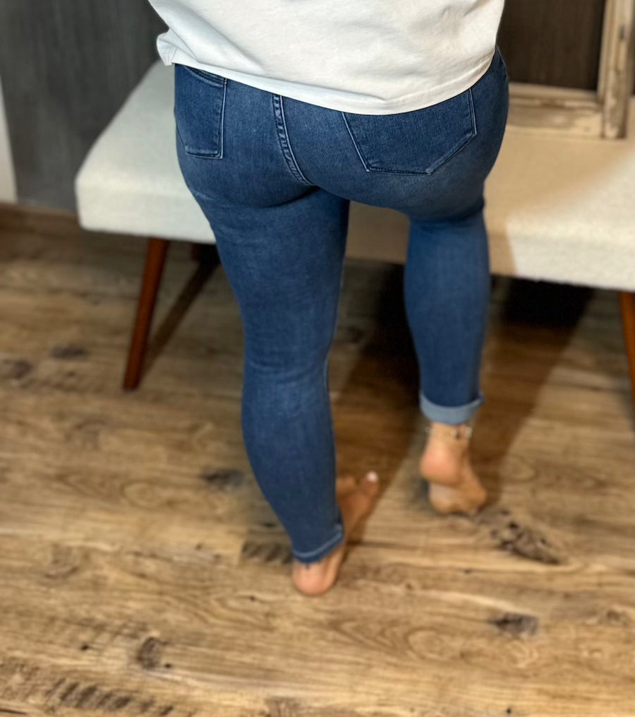 High Waist Jeans in Denim-Waschung