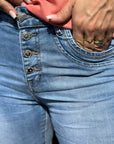 Jeans mit schicker Knopfleiste
