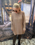 Longpullover aus Strick mit Kragen