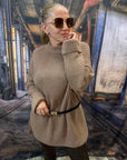 Longpullover aus Strick mit Kragen