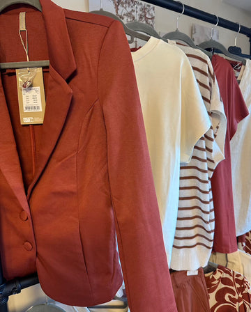 Basic Blazer im trendigen Rost