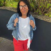 Shorts mit geflochtenem Gürtel in rot