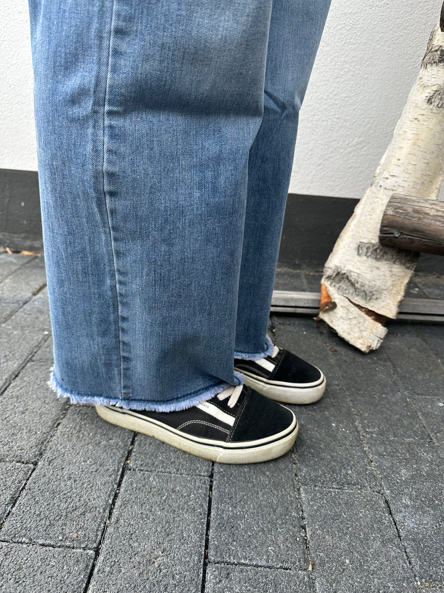 Wide Leg Jeans in Mittelblau