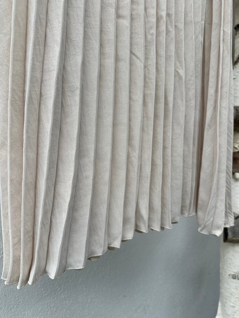 Plissee Midirock in Creme