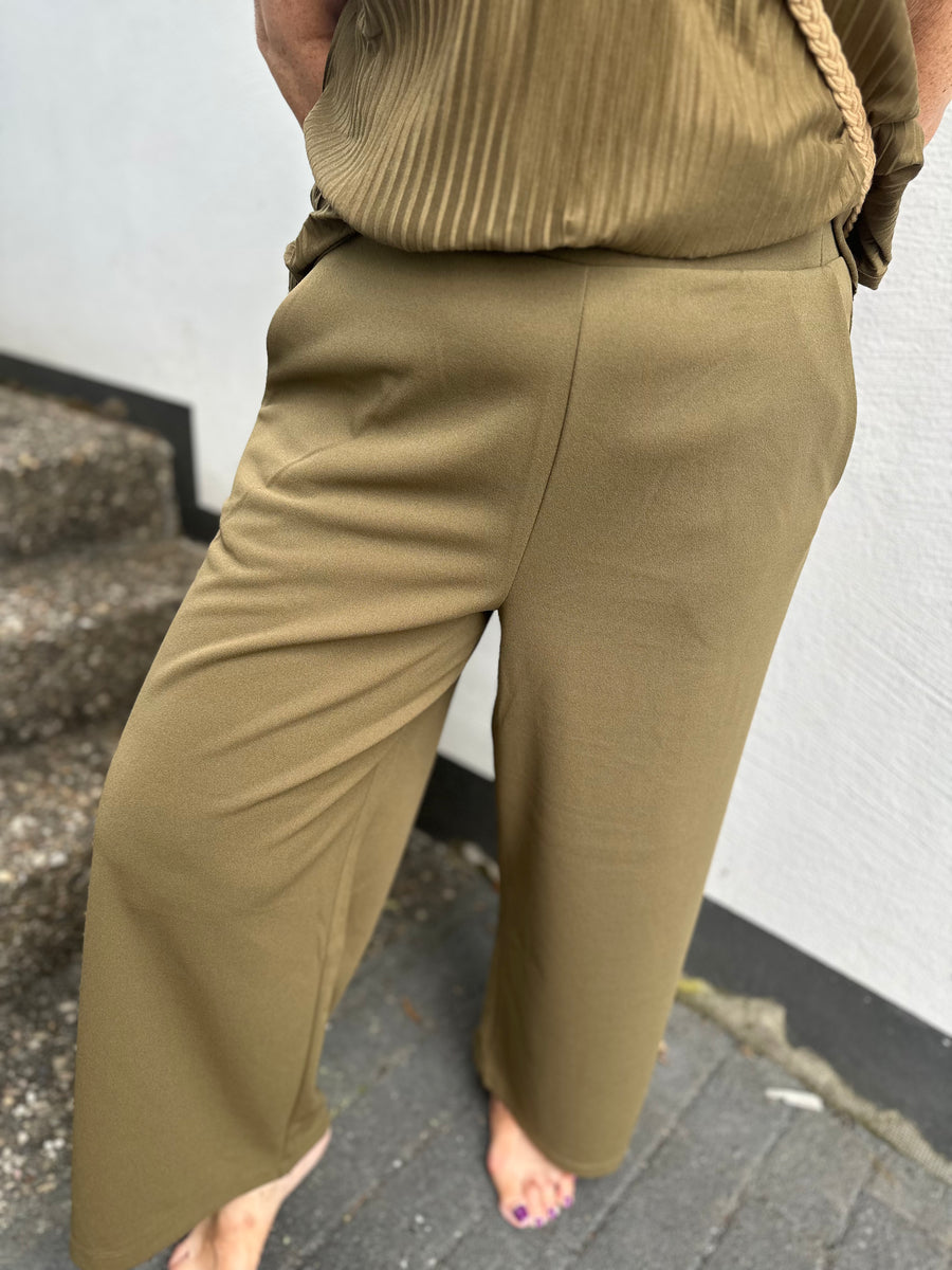 Schicke 7/8 Culotte in Olive