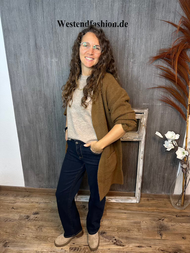 Weite Jeans dunkle Waschung mit auffälligen Nähten