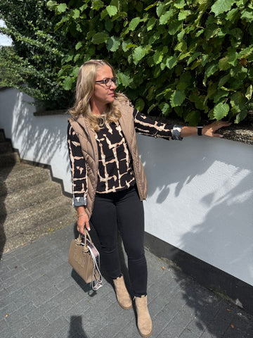 Jeans 10B in Schwarz-Grau