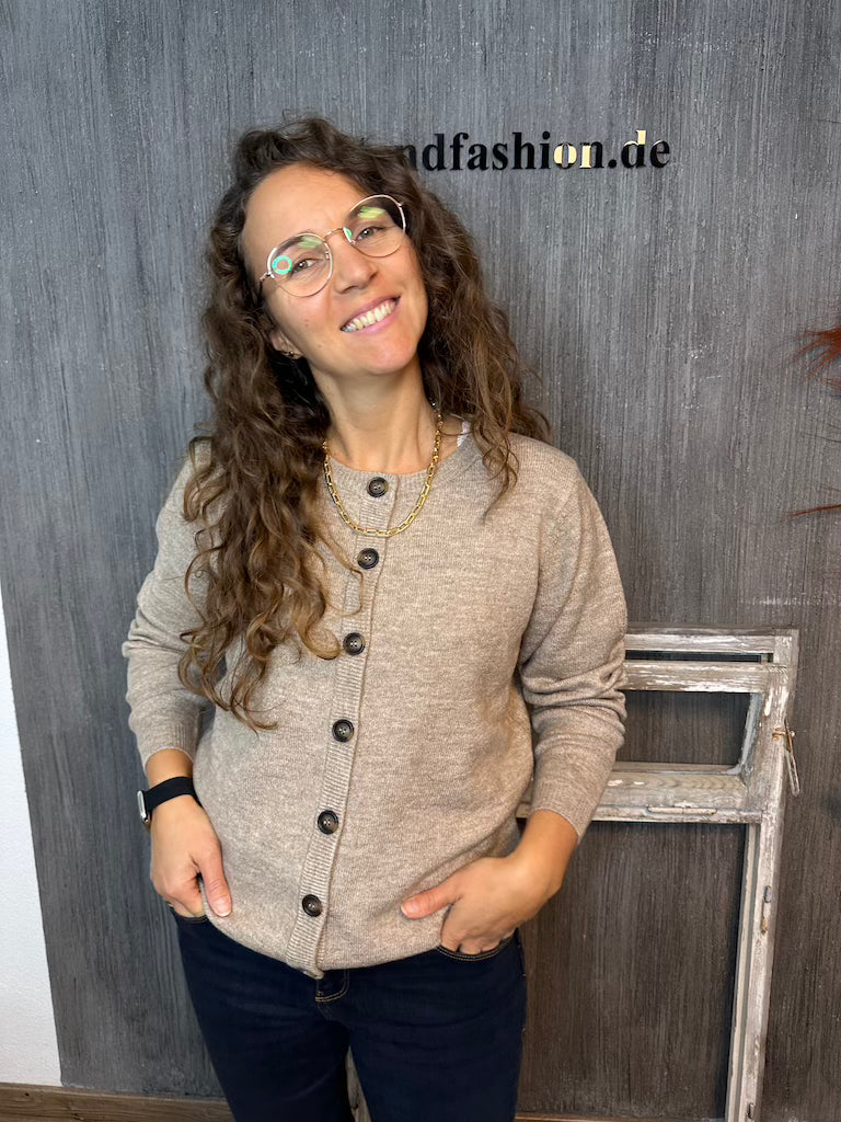 Strickjacke in Beige