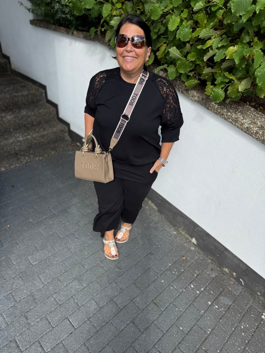 Sweartshirt in Schwarz mit Spitze an den Schultern