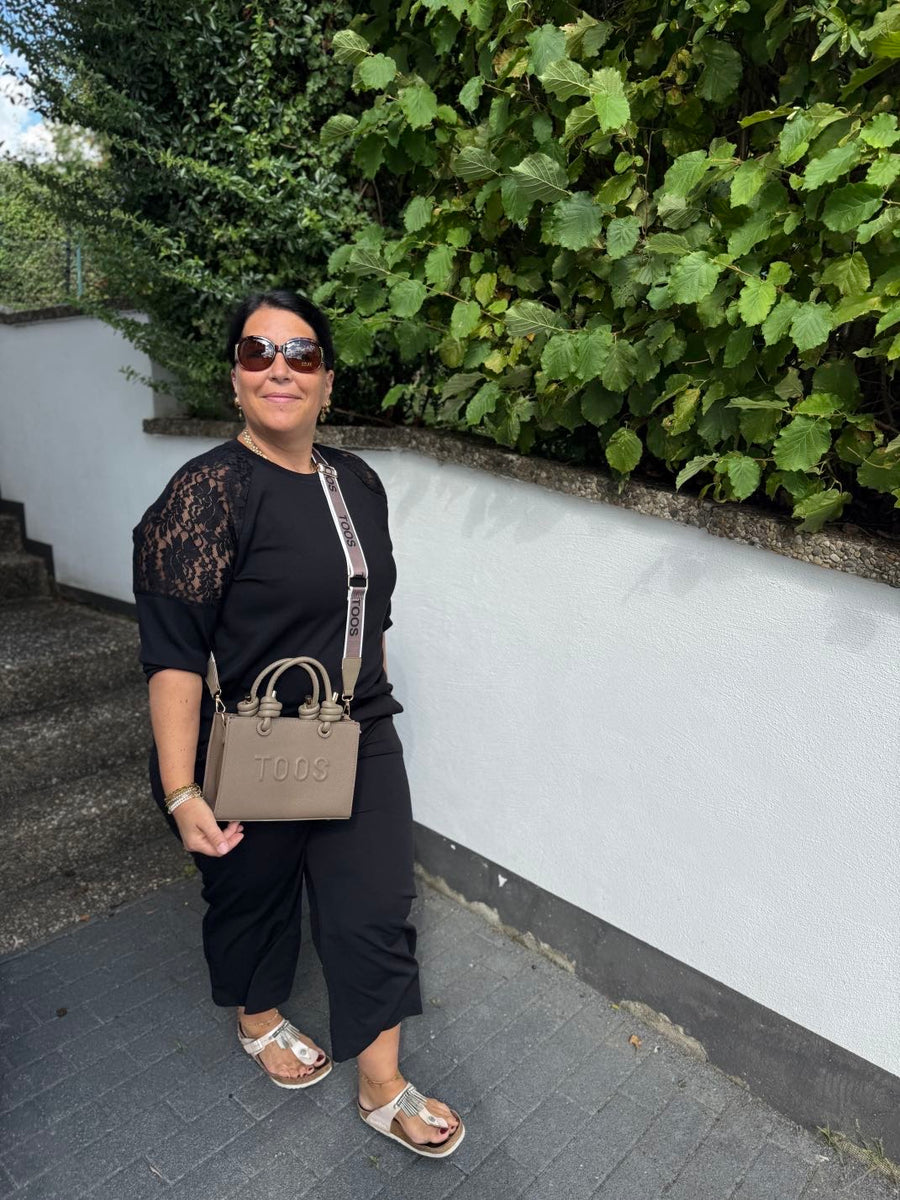 Sweartshirt in Schwarz mit Spitze an den Schultern