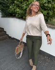 Joggpants mit Rüschentaschen in zwei Farben