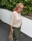Joggpants mit Rüschentaschen in zwei Farben