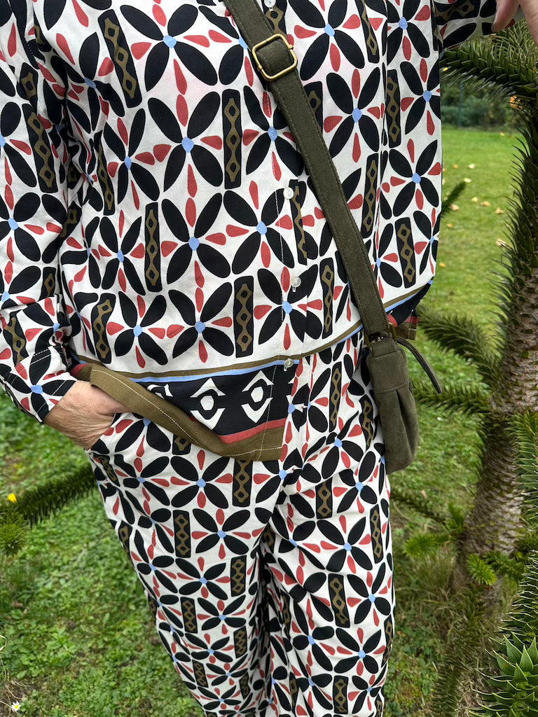 Culotte mit geometrischem Blumenprint