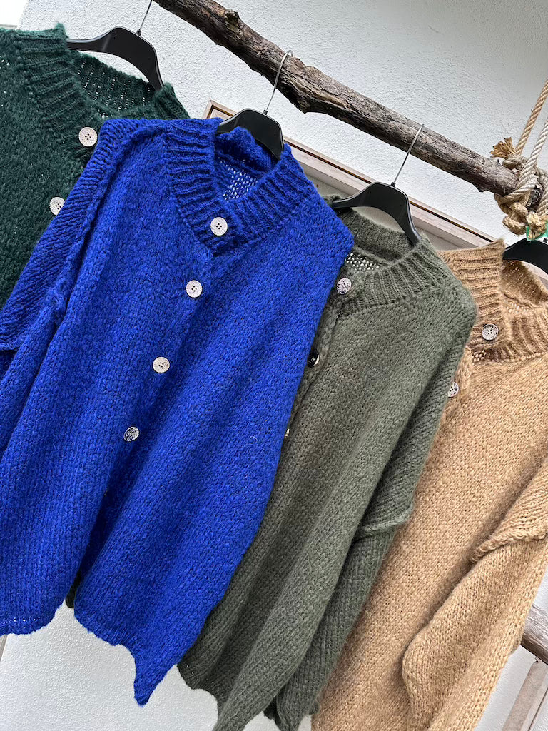 Cardigan mit flachen Knöpfen