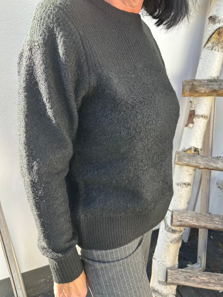 Kuscheliger Pullover in Schwarz