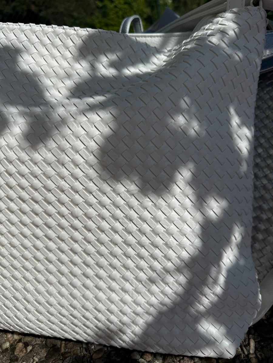 Rucksack-Tasche in metallischen und neutralen Farben