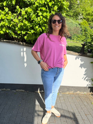 helle Jeans mit schicker Knopfleiste