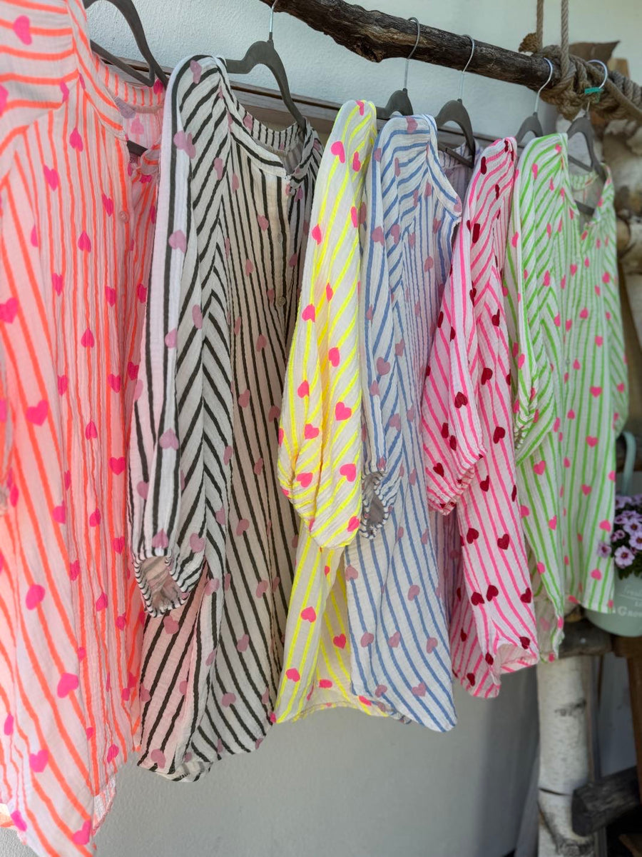 Musselinbluse mit Herzchen