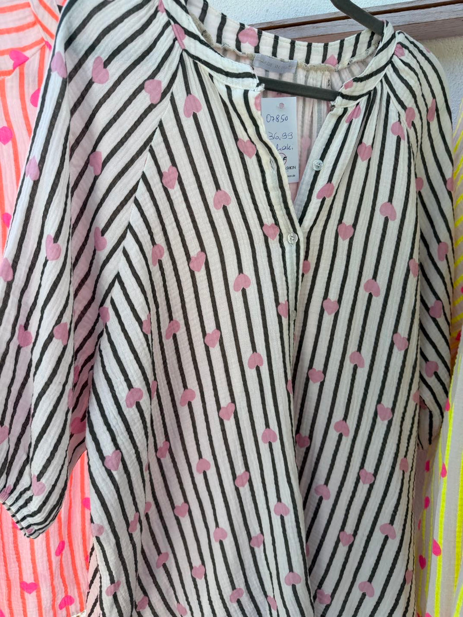 Musselinbluse mit Herzchen