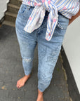 Jeans mit Strassmuster