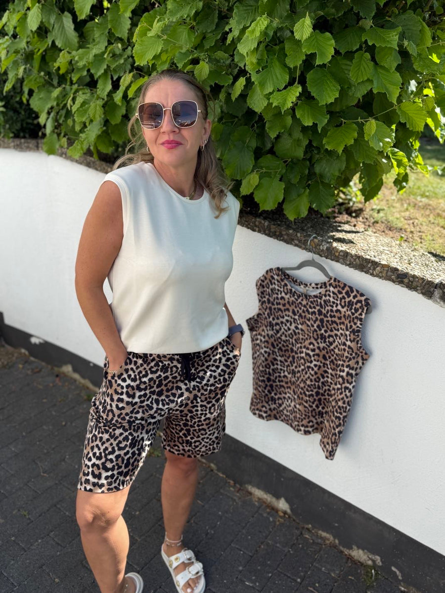 Banu Top in creme