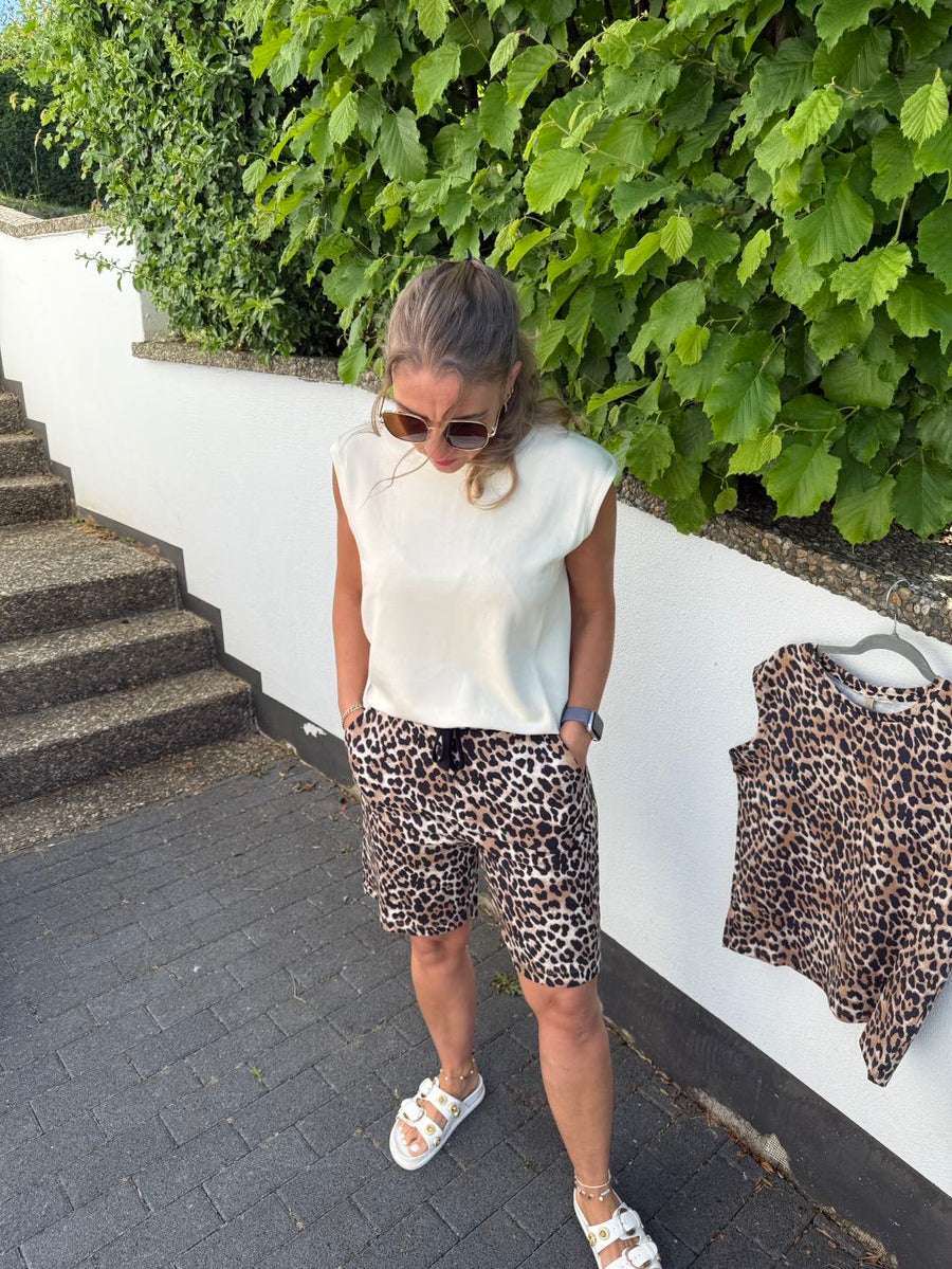 Banu Top in creme