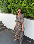 Langes Kleid mit Leoprint
