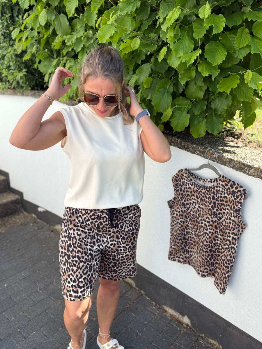 Banu Top in creme