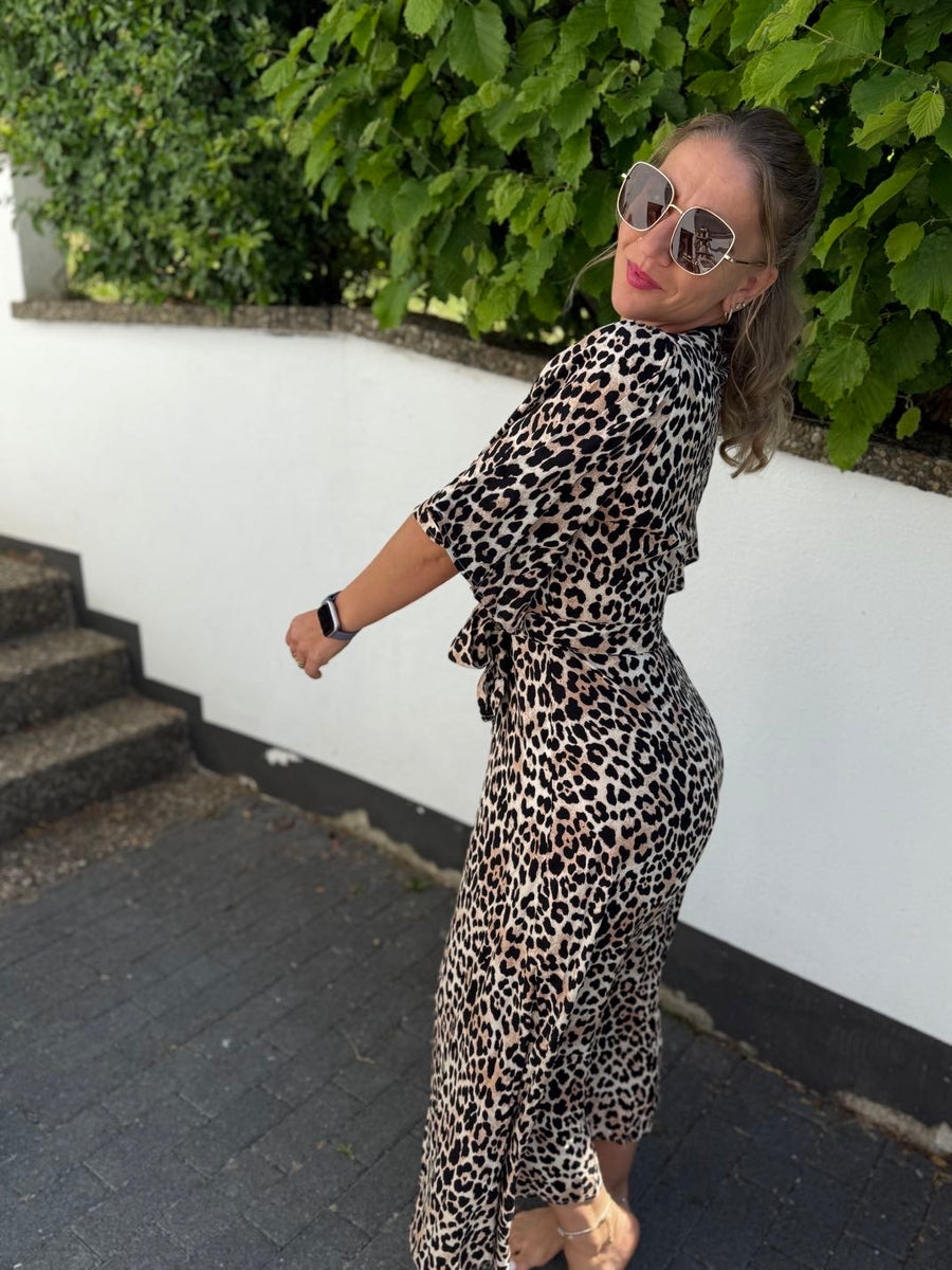 Langes Kleid mit Leoprint