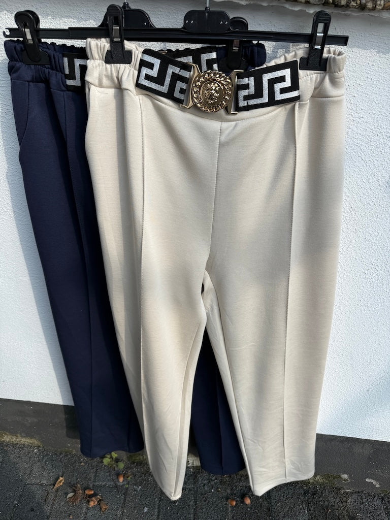 Joggpants mit ausgefallenem Gürtel