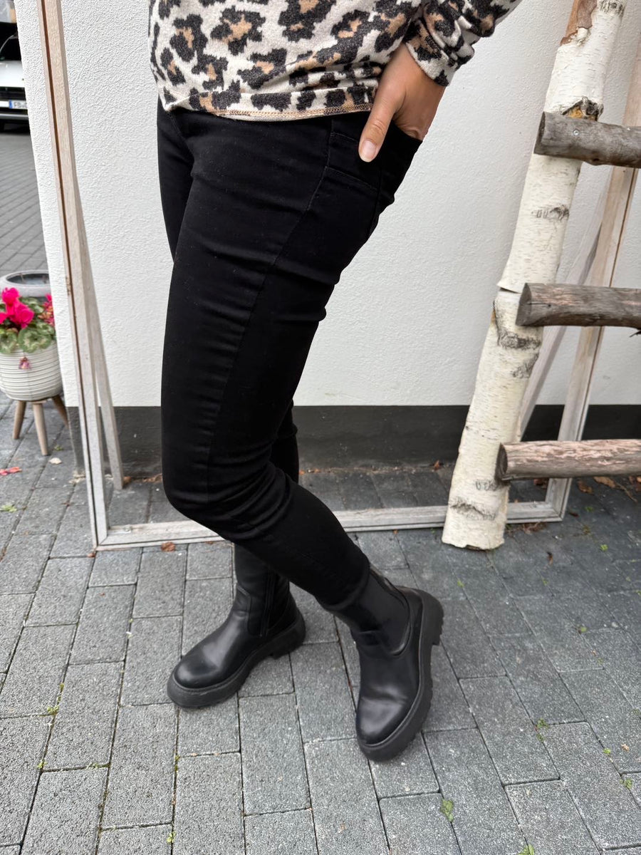 Basic Stretch-Jeans in Schwarz NOOS