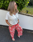 Knallige Culotte mit Blumenprint