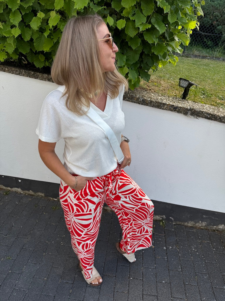 Knallige Culotte mit Blumenprint