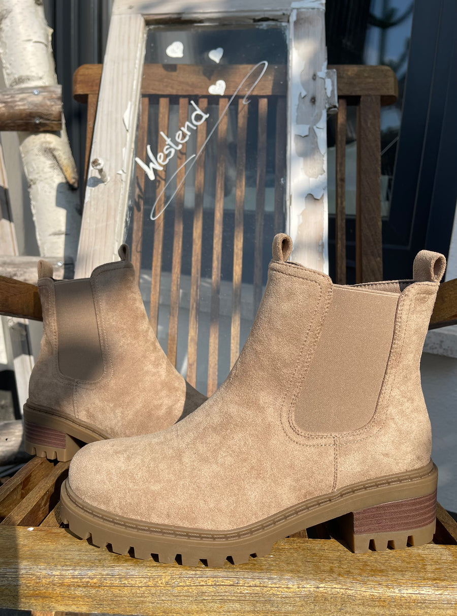 Boots in Beige