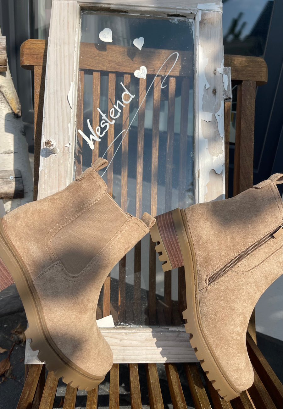 Boots in Beige
