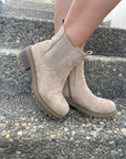 Boots in Beige