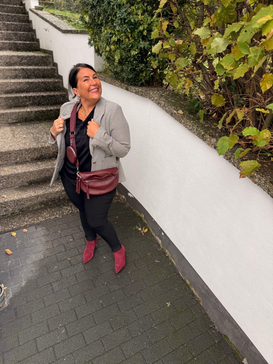 Joggpants mit Glitzerbändel in schwarz