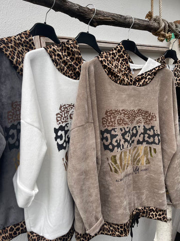 Kordpullover mit Leokapuze & Gold-Druck