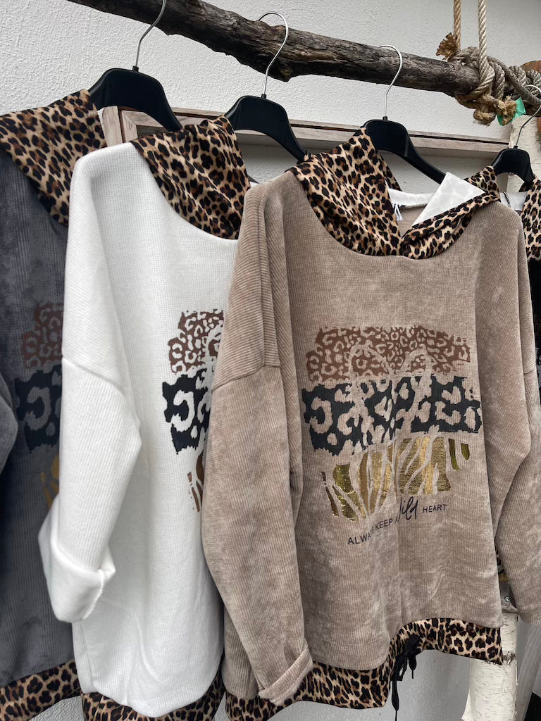 Kordpullover mit Leokapuze & Gold-Druck