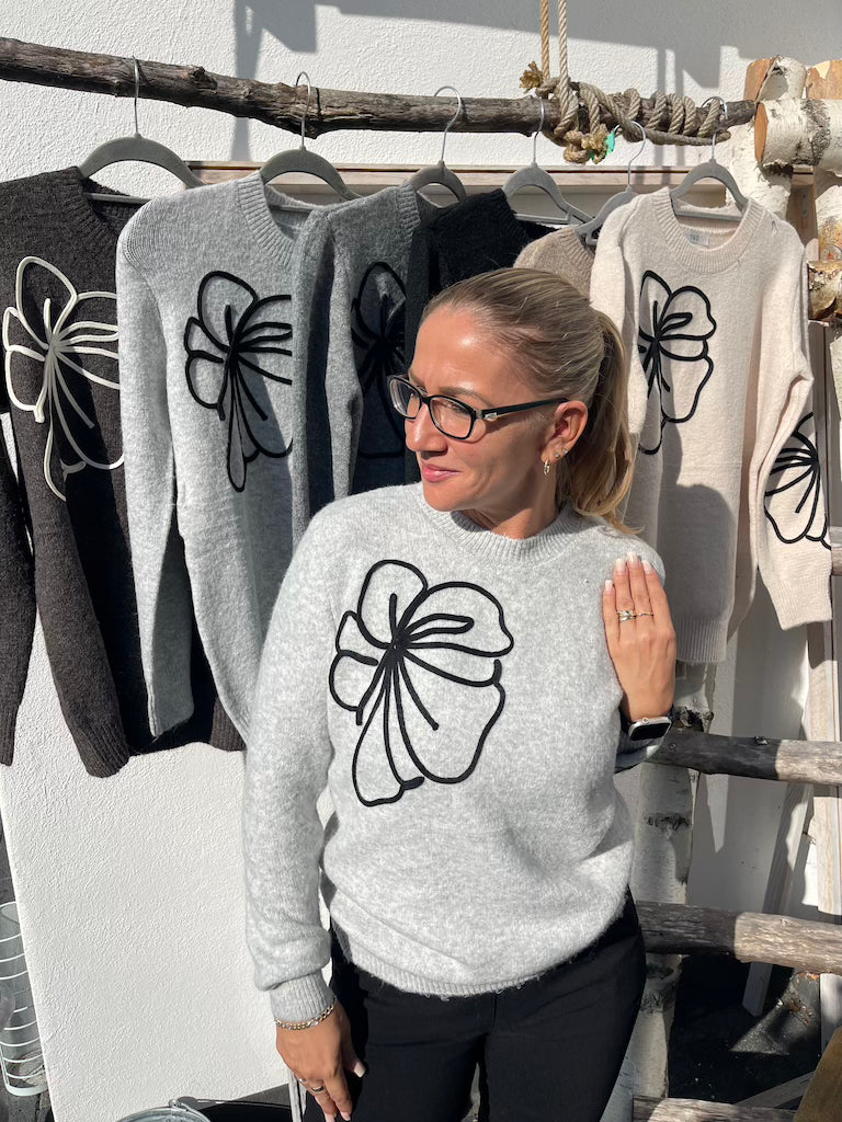 Edler Wollpullover mit Blumen Gr. XS-L