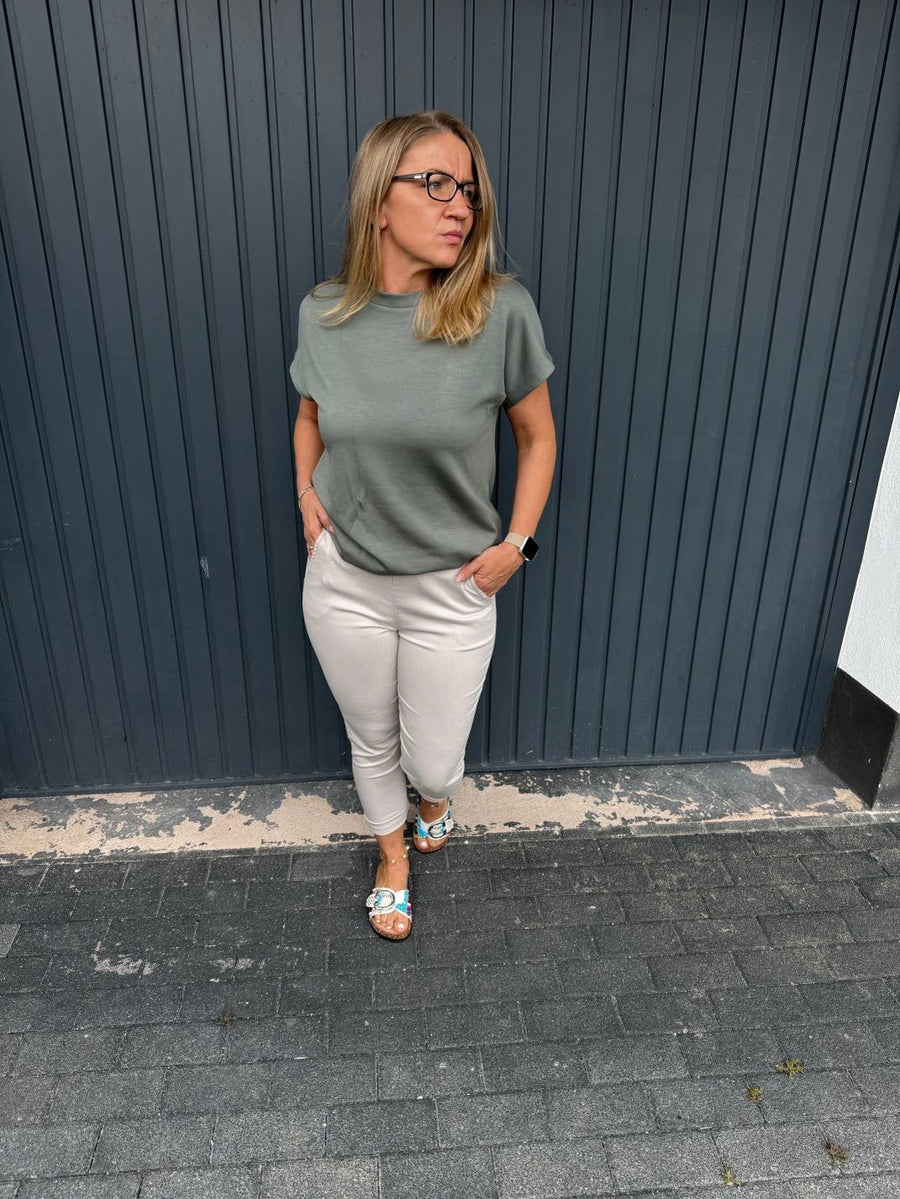 Banu Shirt mit Detail am Saum in Khaki
